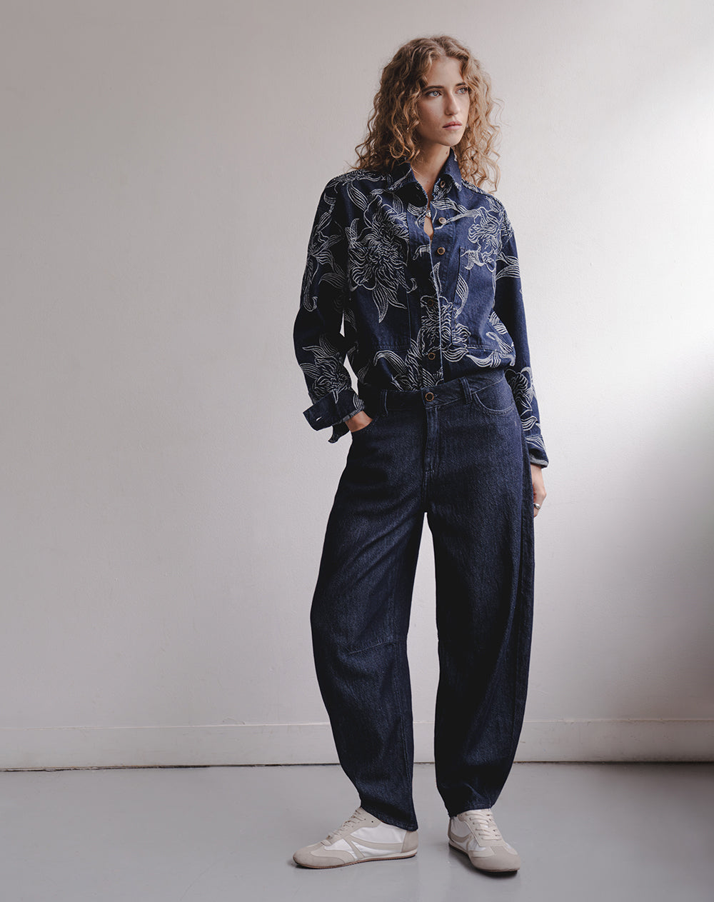 Jean balloon tiro alto índigo oscuro Ana Beliza