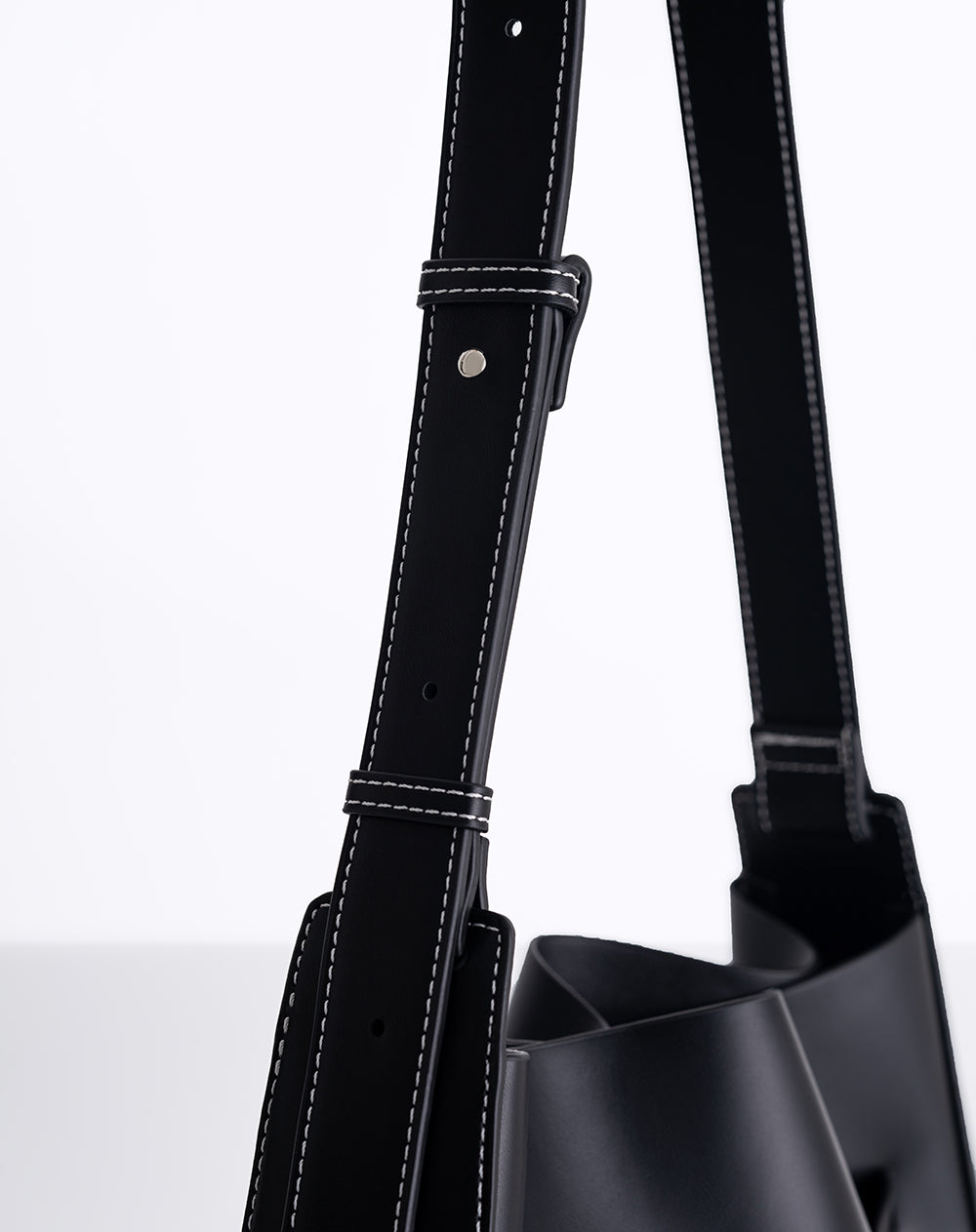 Bolso hobo estructurado mediano negro mujer