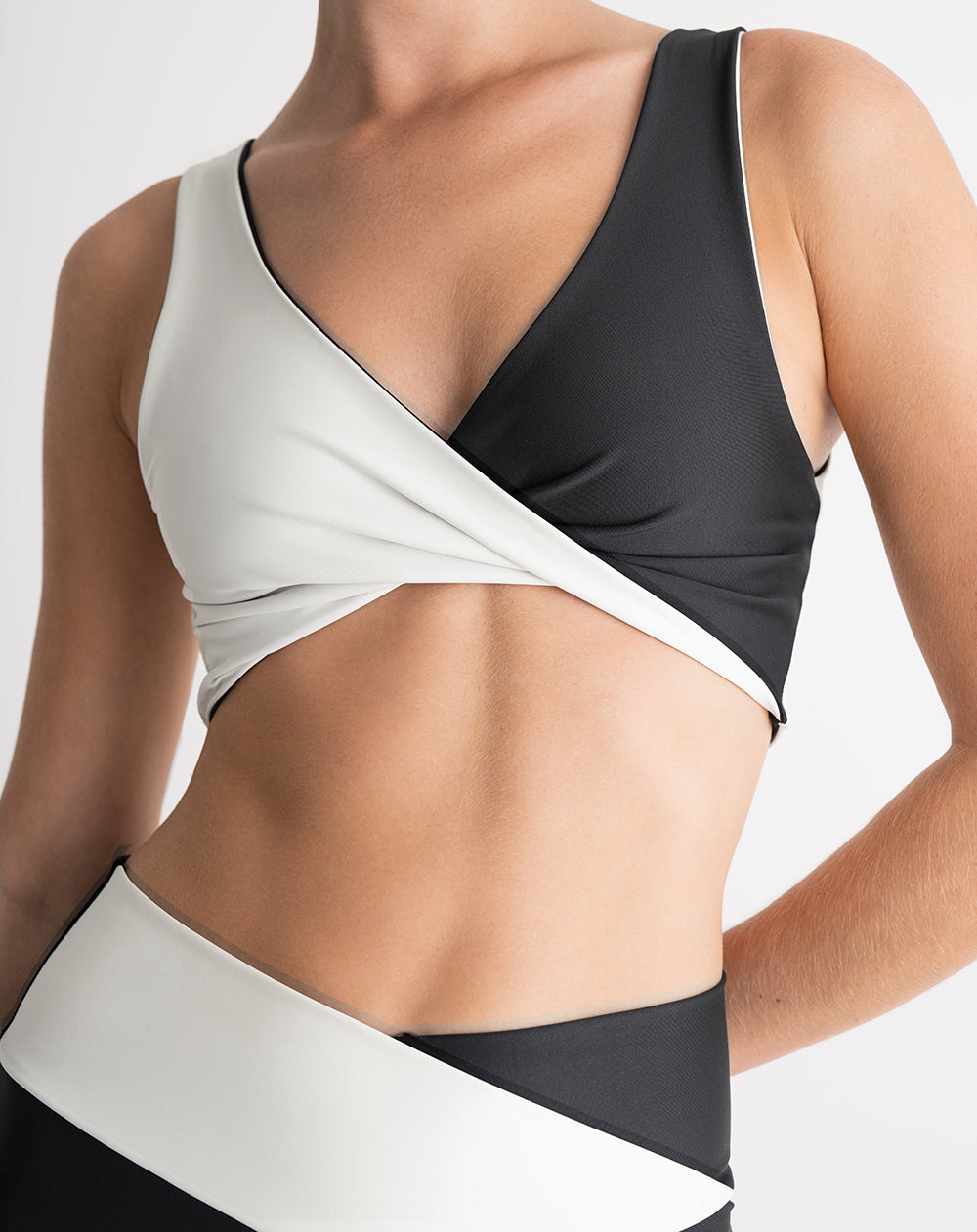 Top tiras anchas soporte medio negro bloques