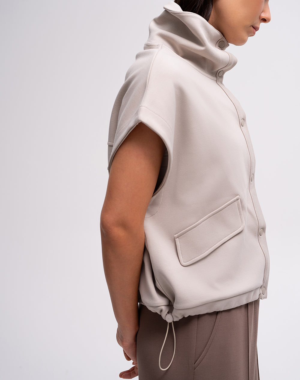 Chaleco oversized fit sin capucha arena