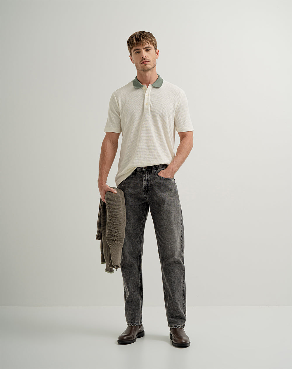 Polo en tela con textura regular fit crema