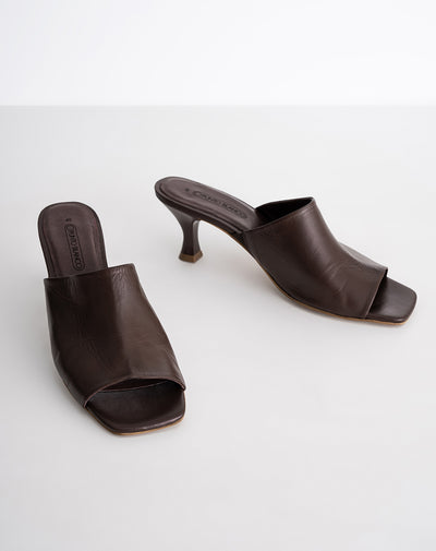 Sandalias mules de tacón bajo cuero café mujer