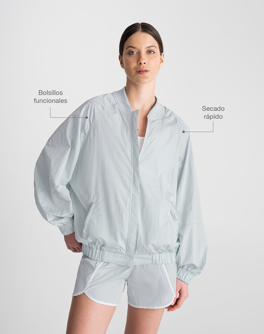 Chaqueta rompevientos oversize gris mujer