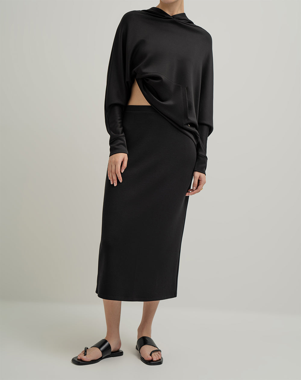 Falda midi tiro alto negro para mujer
