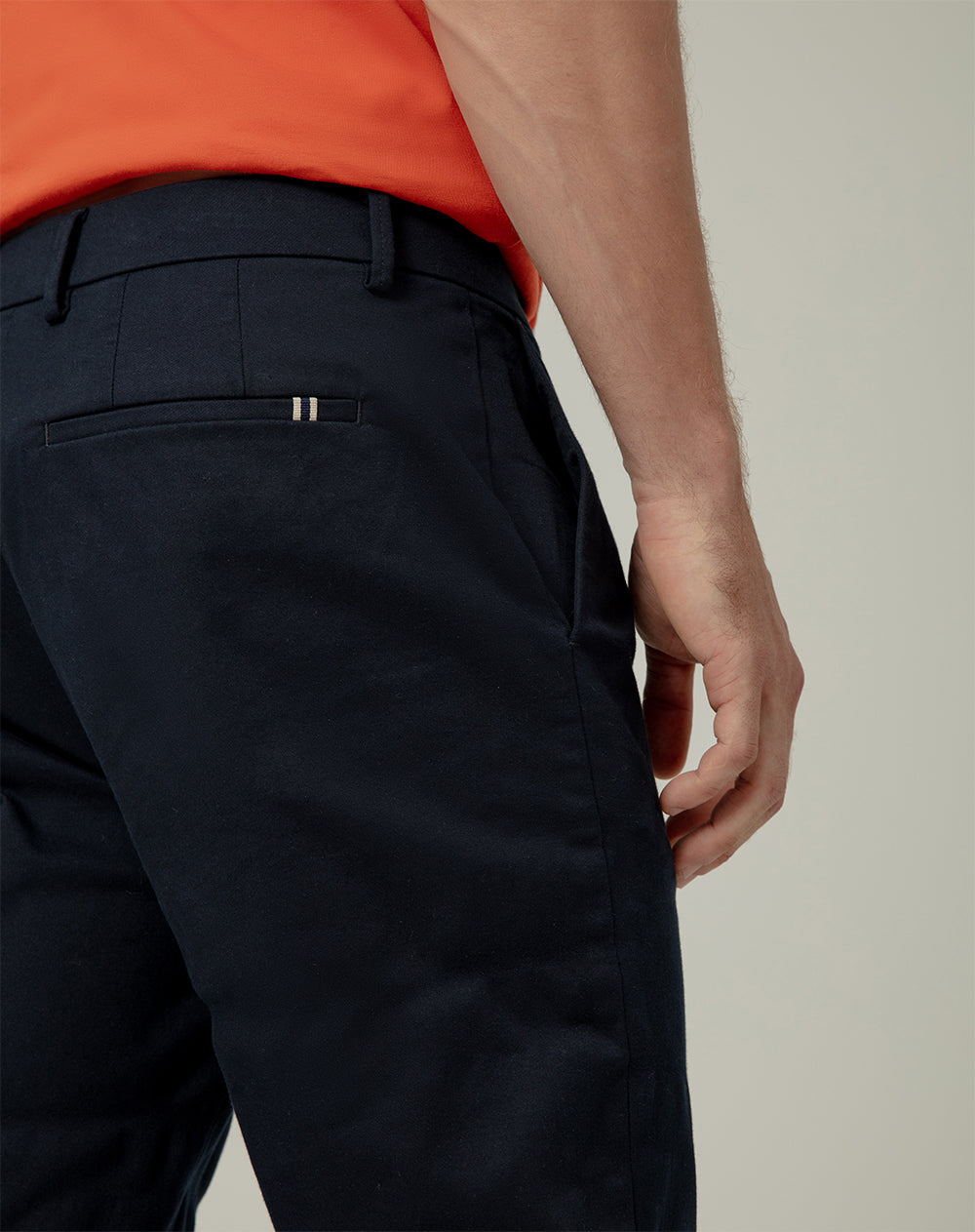 Pantalón regular fit tiro medio azul