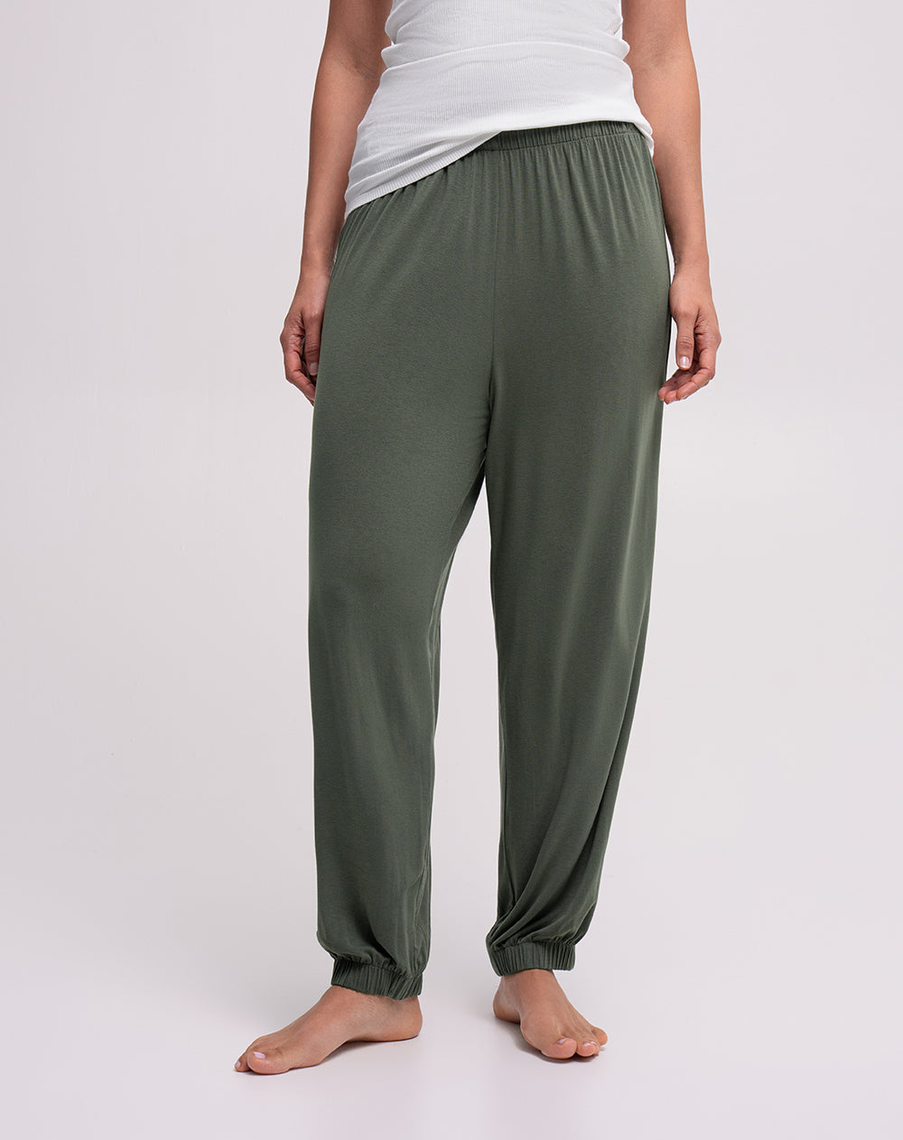 Pantalón relaxed fit tiro medio verde
