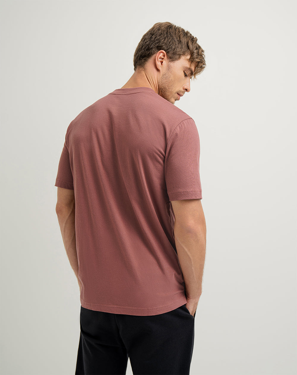 Camiseta algodón sostenible botones en cuello vinotinto para hombre