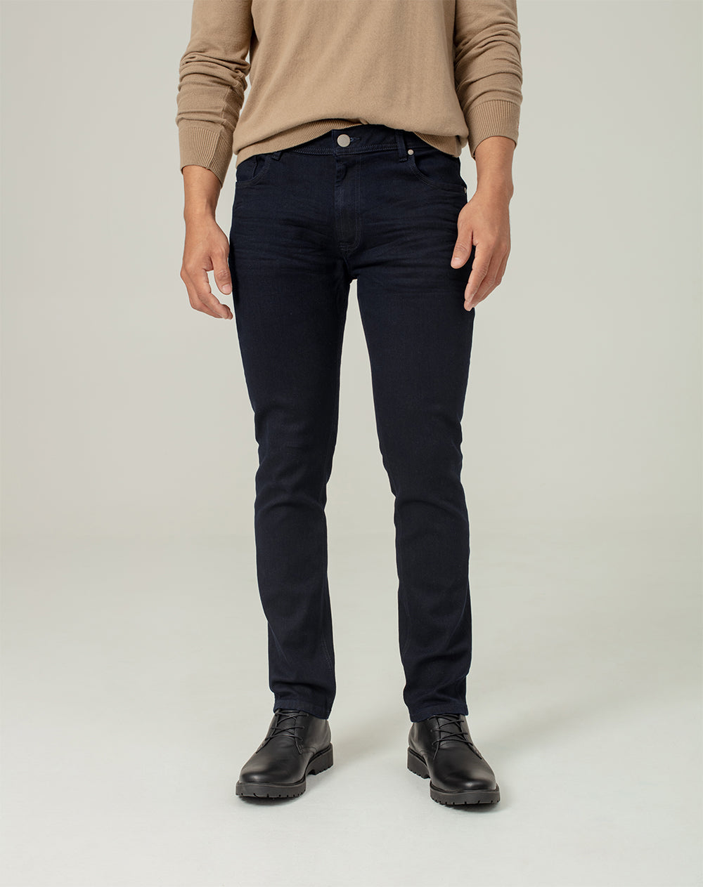 Jean slim fit tiro medio indigo oscuro
