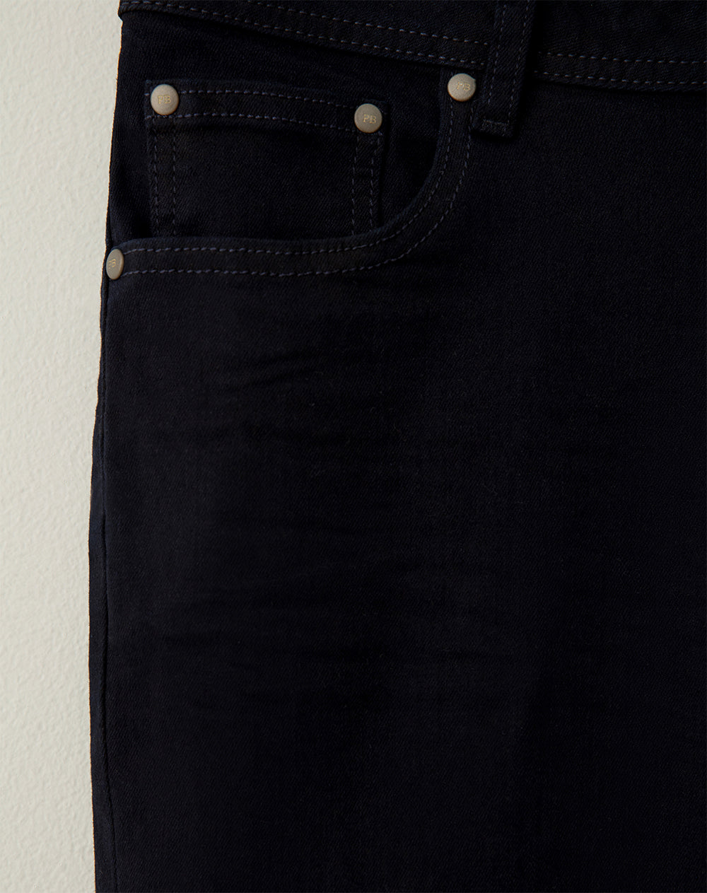 Jean slim fit tiro medio indigo oscuro