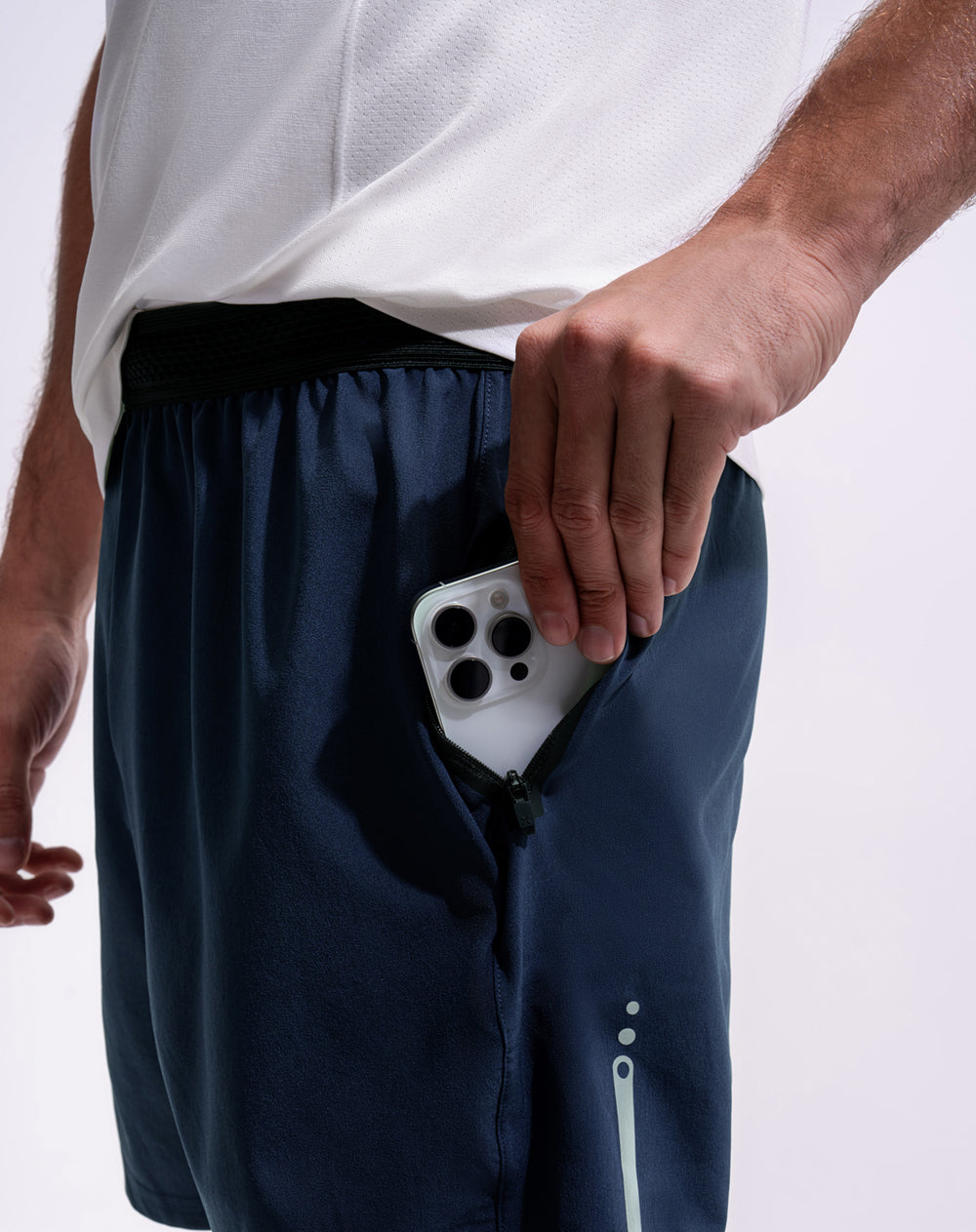Pantaloneta deportiva secado rápido azul hombre