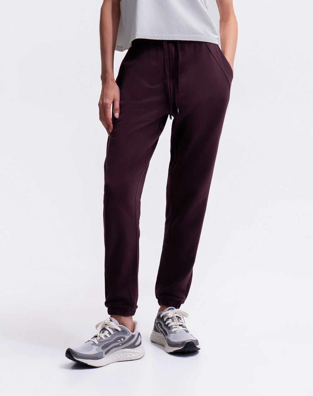 Jogger tiro medio algodón vinotinto mujer