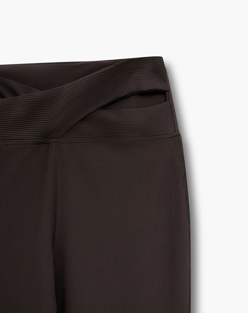 Pantalón flare fit tiro alto cafe