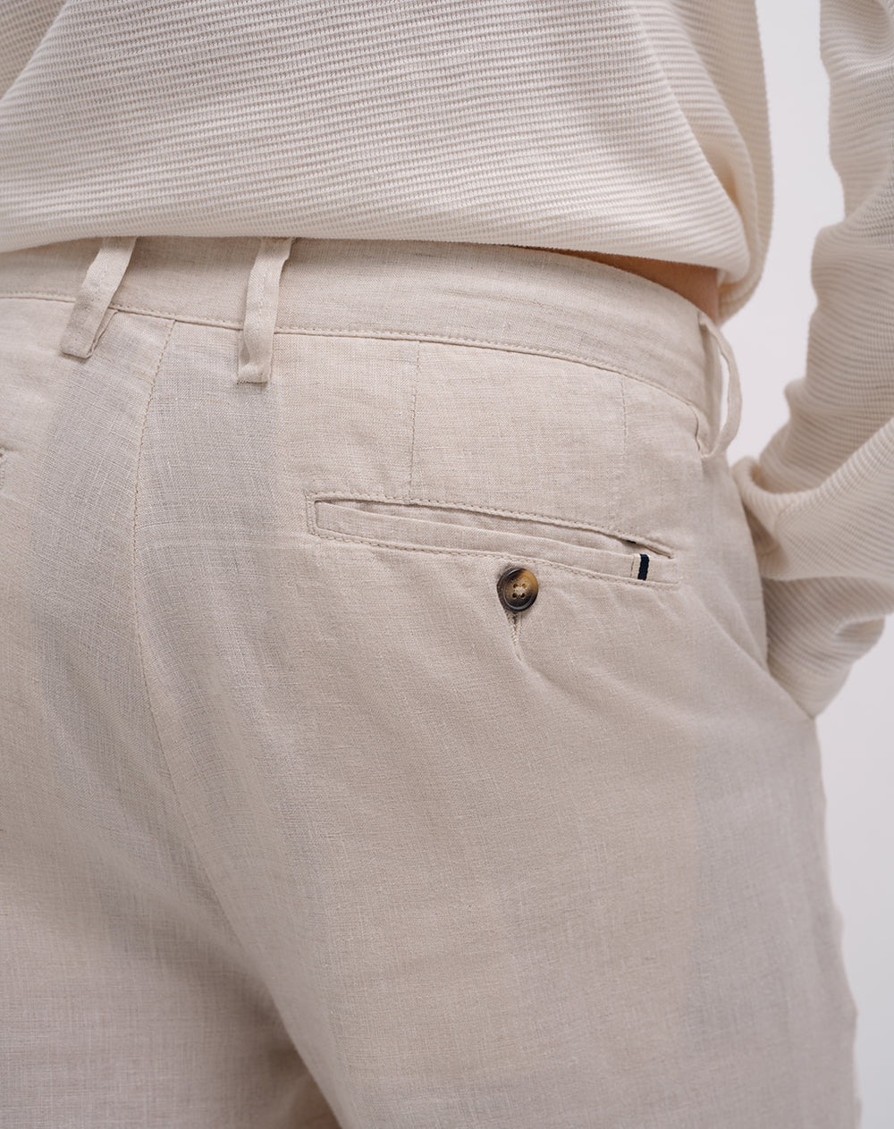 Pantalón chino regular lino caqui hombre