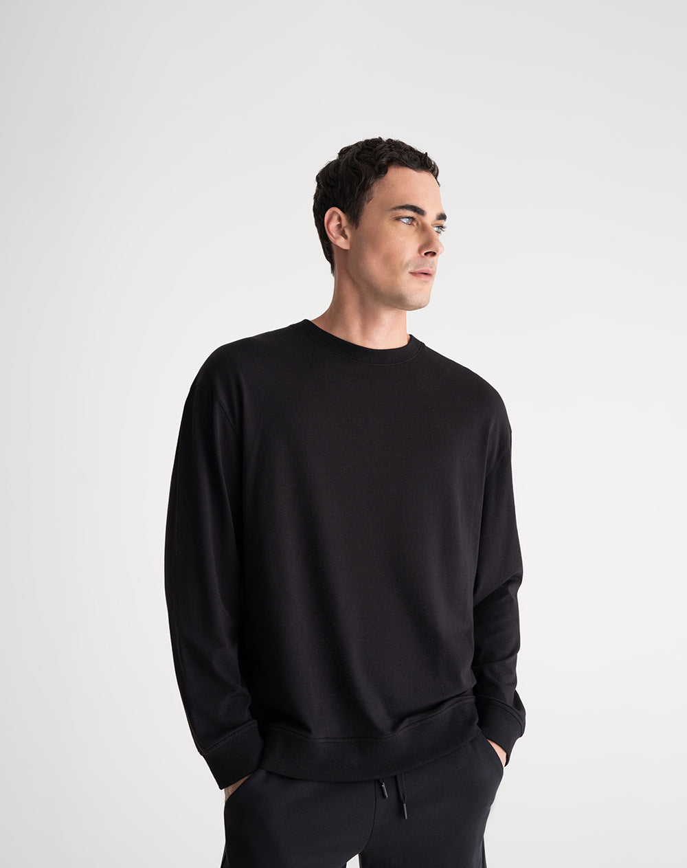 Buzo regular fit negro