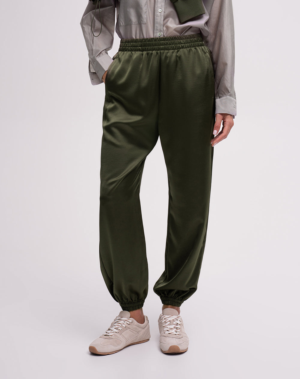 Pantalón relaxed fit tiro medio verde