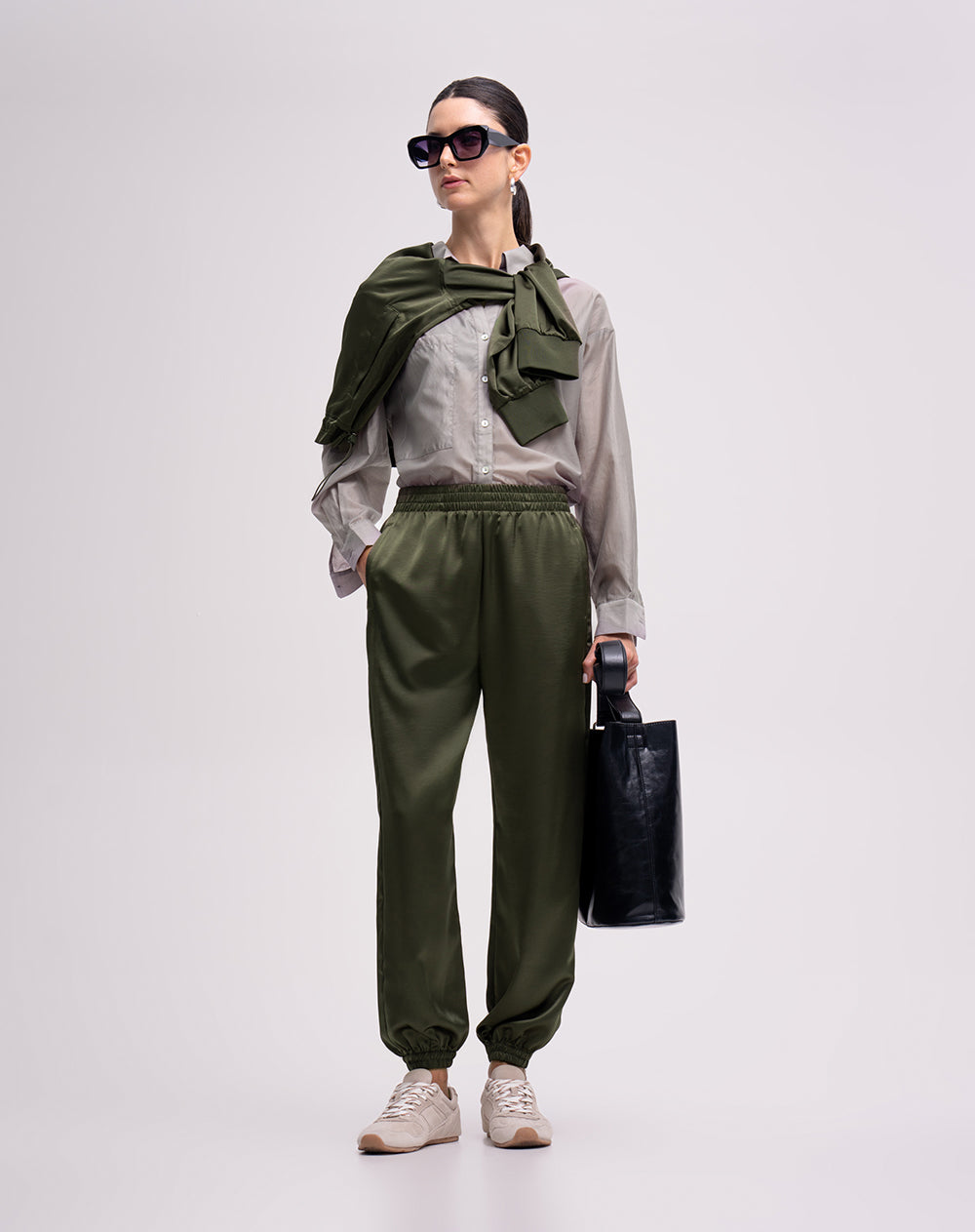 Pantalón relaxed fit tiro medio verde