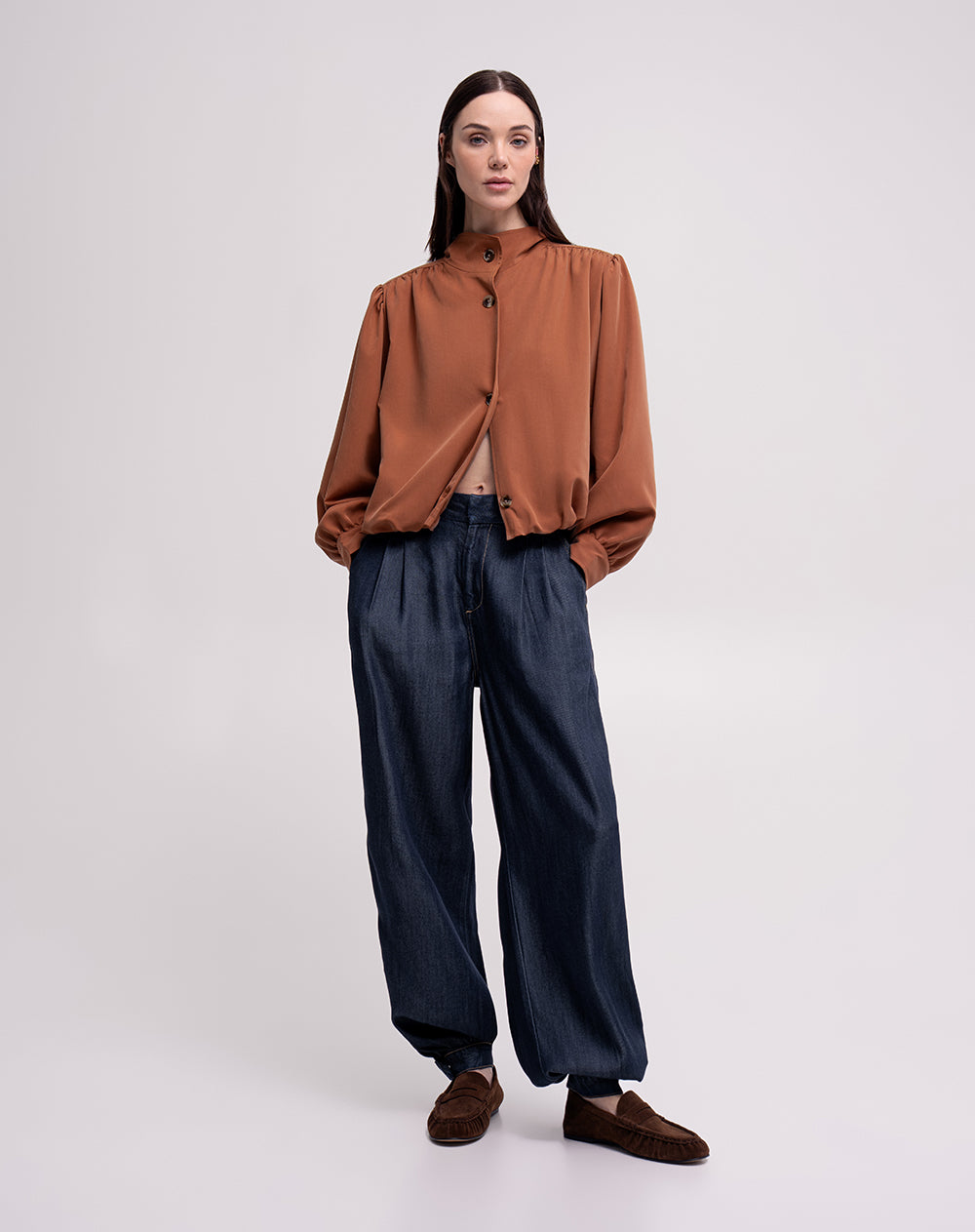 Pantalón tipo harem índigo oscuro mujer