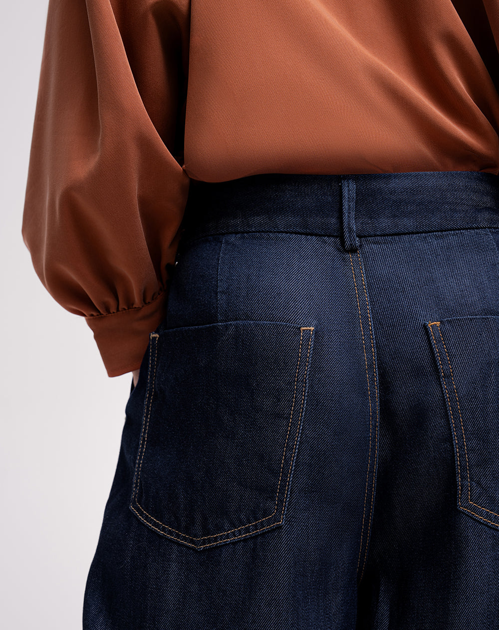 Pantalón tipo harem índigo oscuro mujer