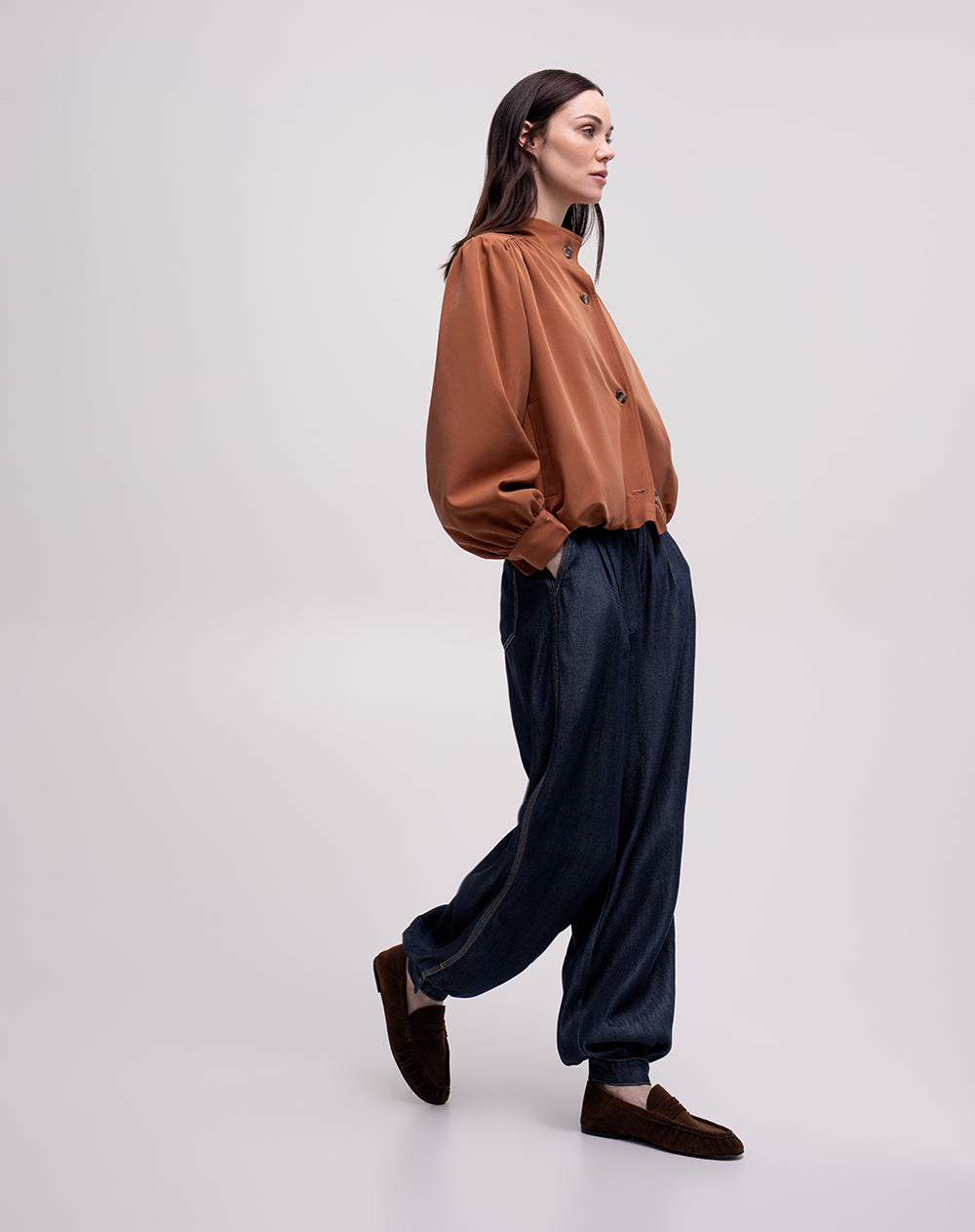 Pantalón tipo harem índigo oscuro mujer
