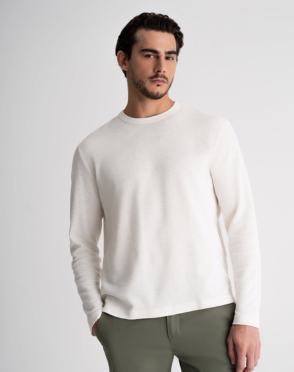 Camiseta regular fit manga larga crema