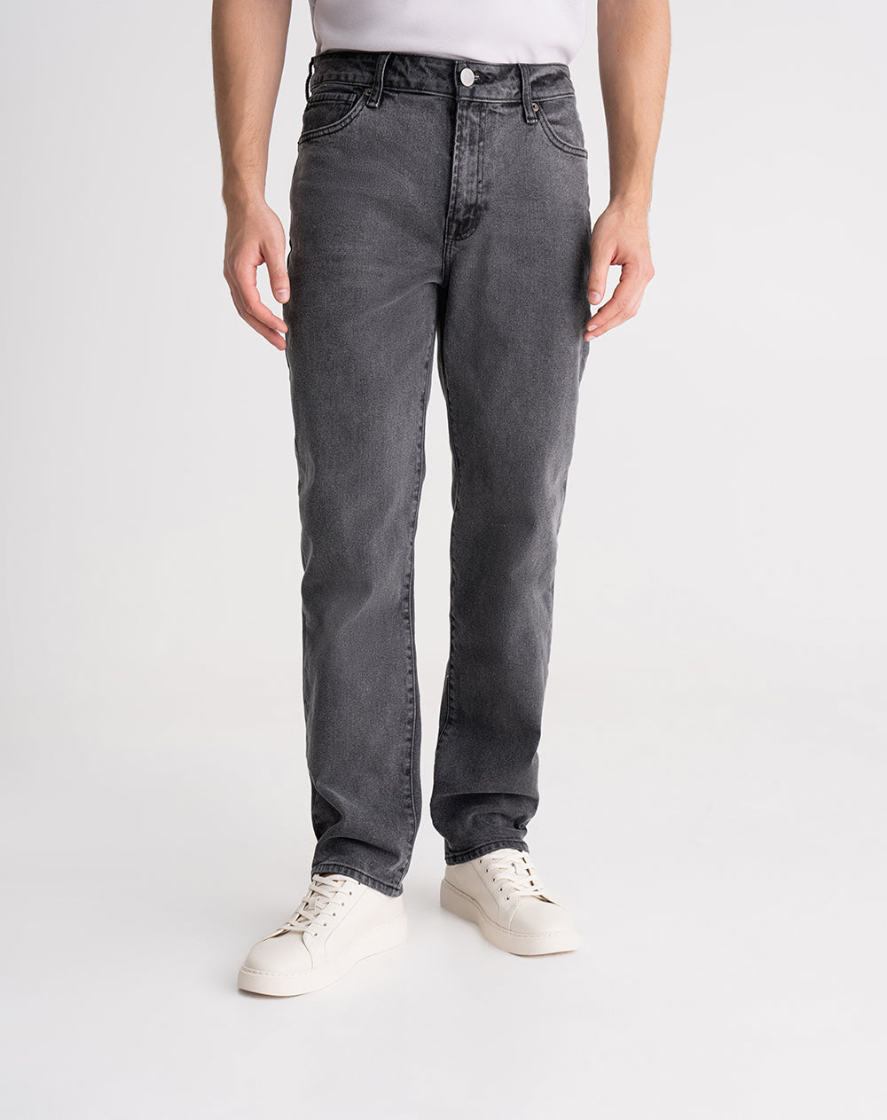 Jean regular fit tiro medio denim gris