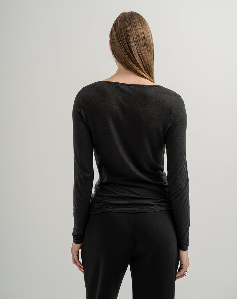 Camiseta slim fit manga larga negra