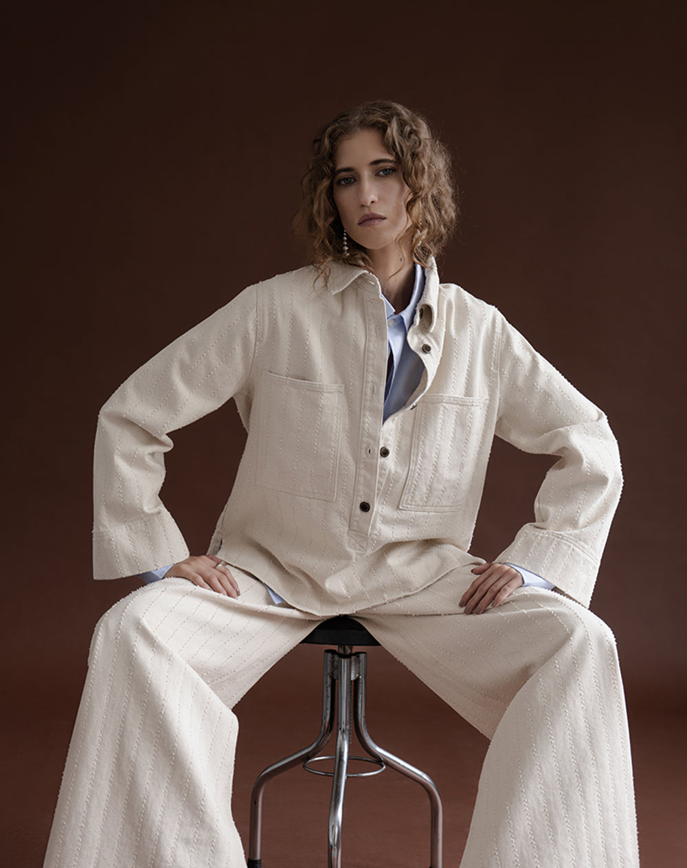 Camisa manga larga oversize textura habano mujer