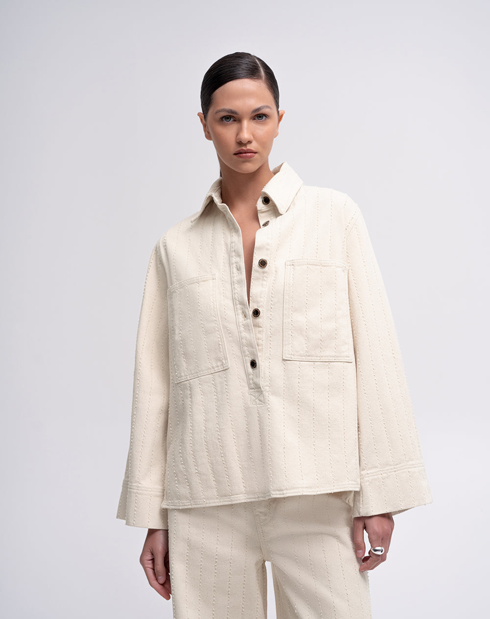 Camisa manga larga oversize textura habano mujer