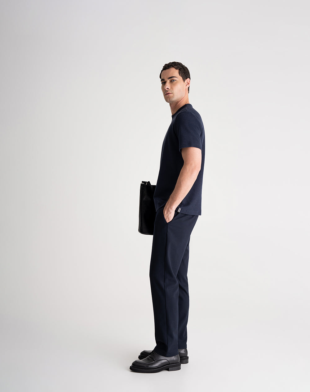 Pantalón regular fit tiro medio azul