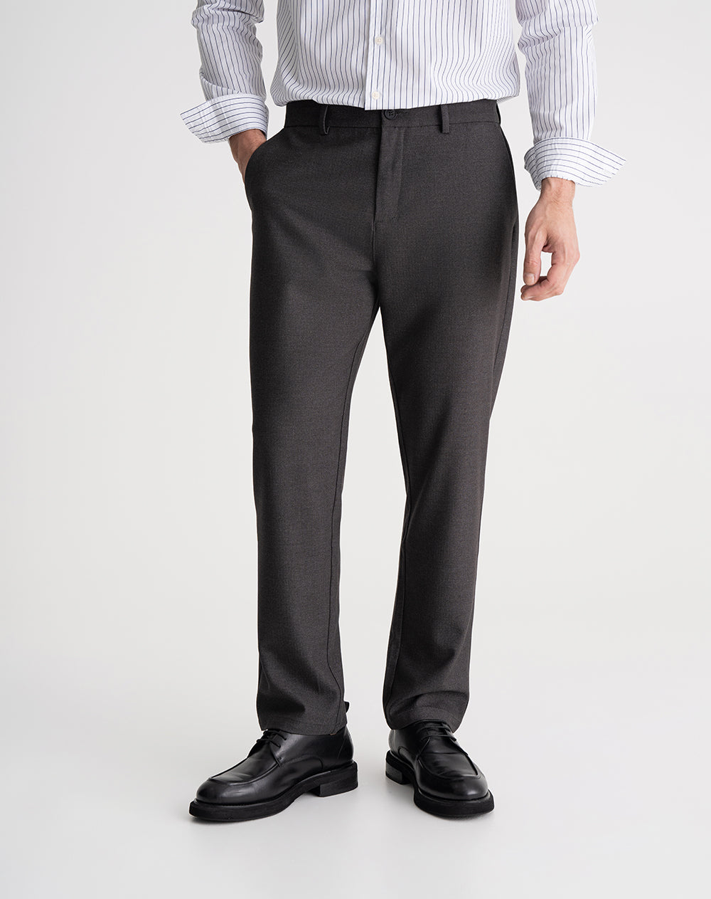 Pantalón recto regular gris hombre
