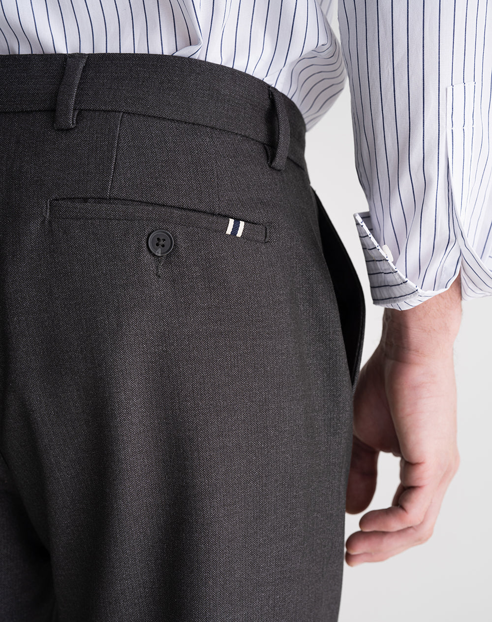 Pantalón recto regular gris hombre