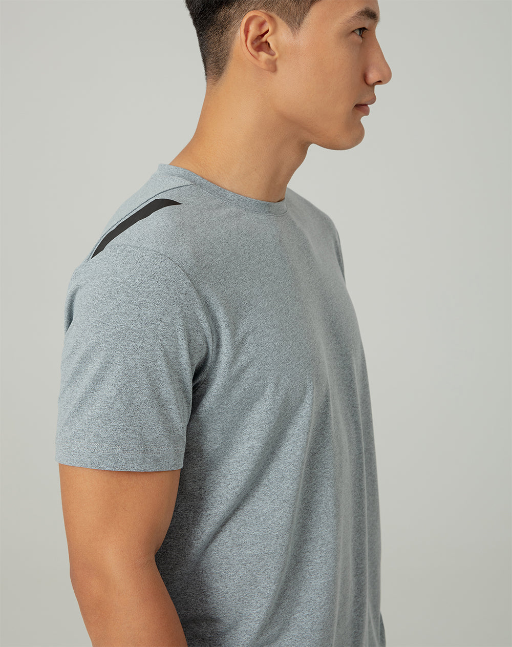 Camiseta regular fit manga corta gris