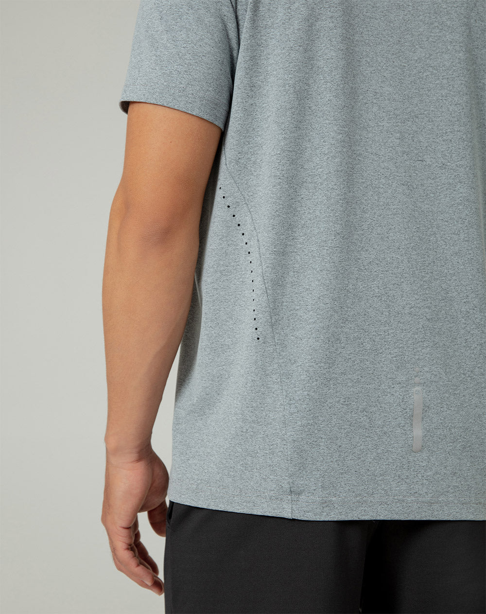 Camiseta regular fit manga corta gris