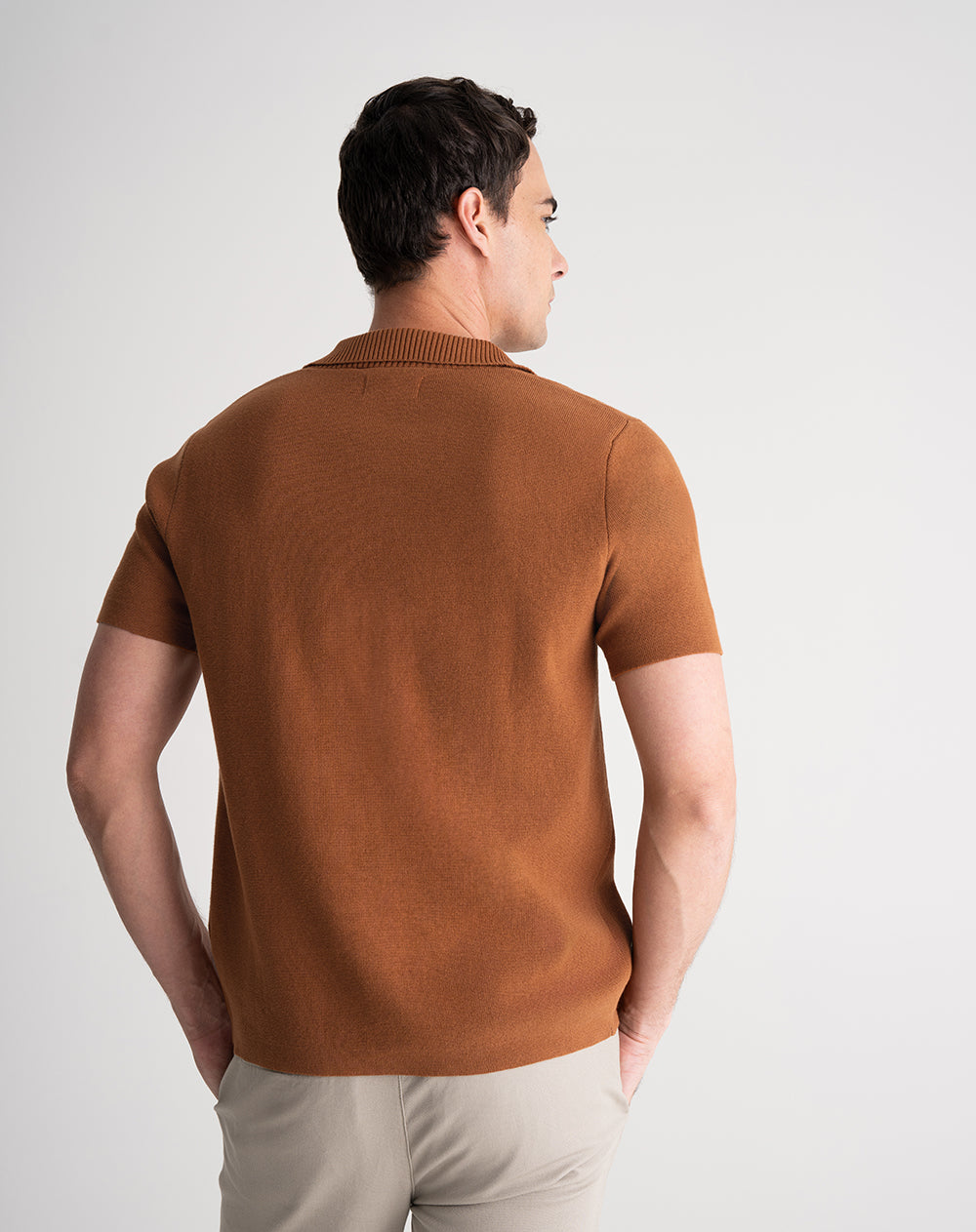 Polo regular fit café hombre