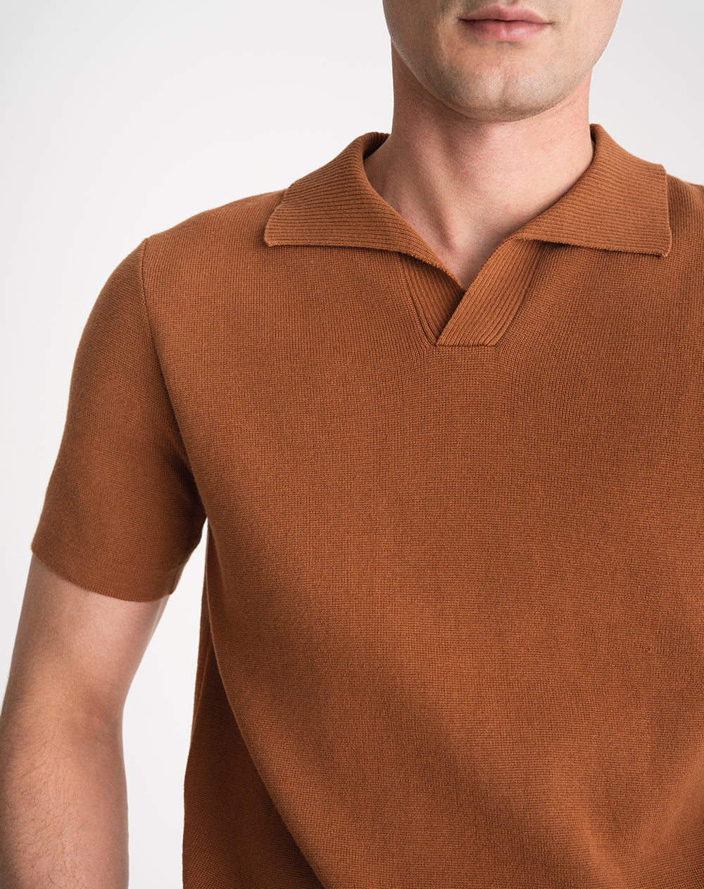 Polo regular fit café hombre
