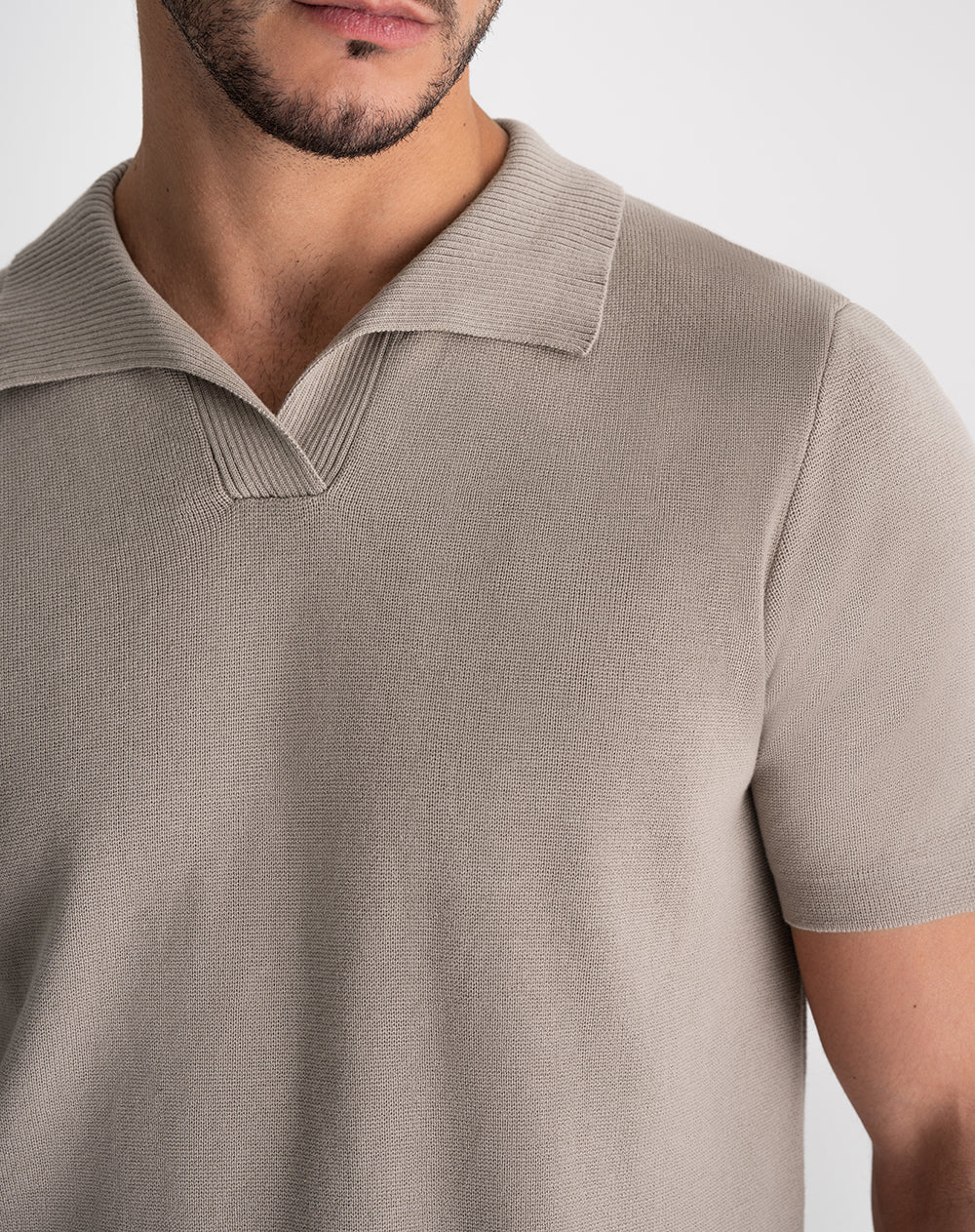 Polo regular fit taupe hombre