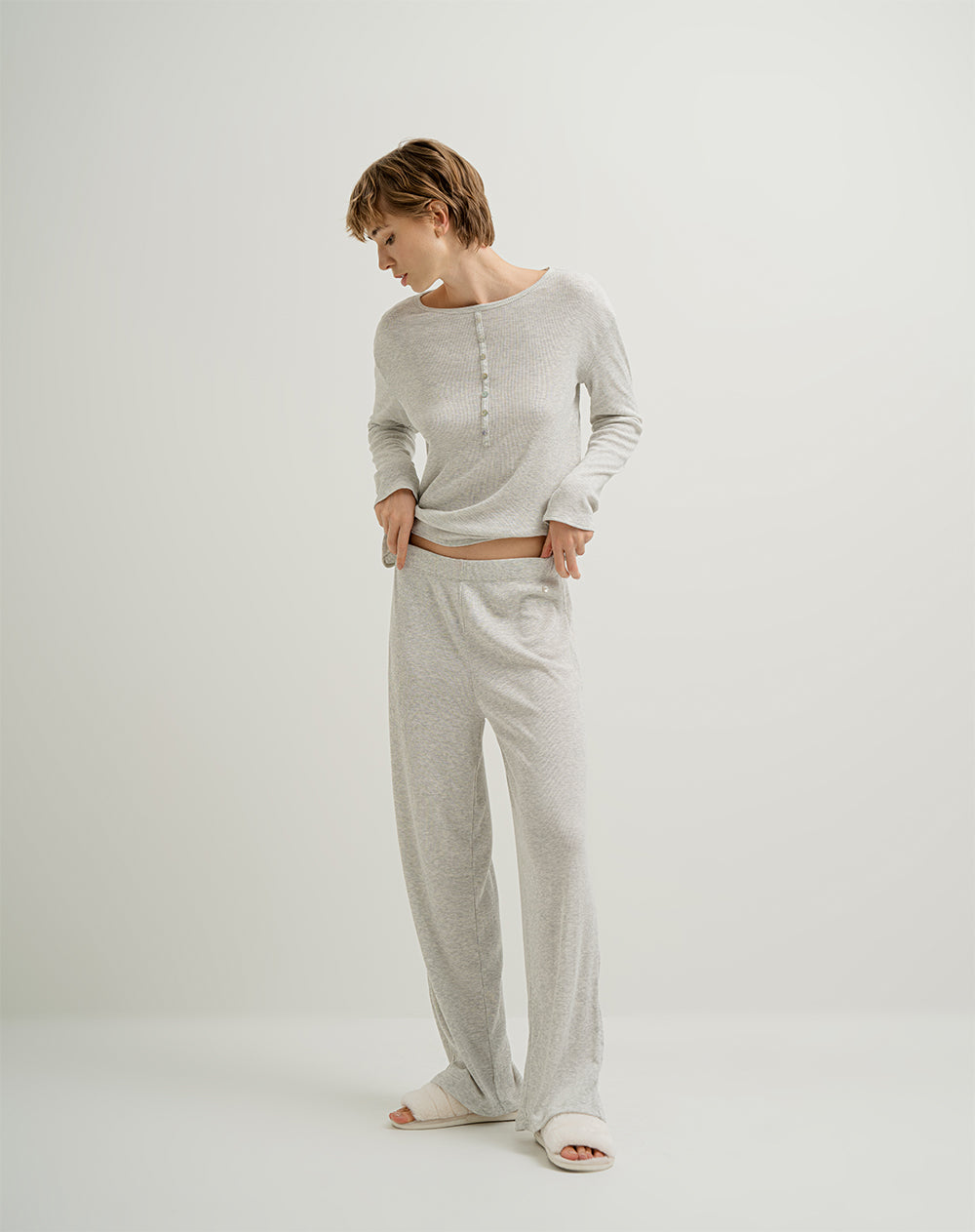 Pantalón en algodón sostenible tiro alto gris claro para mujer