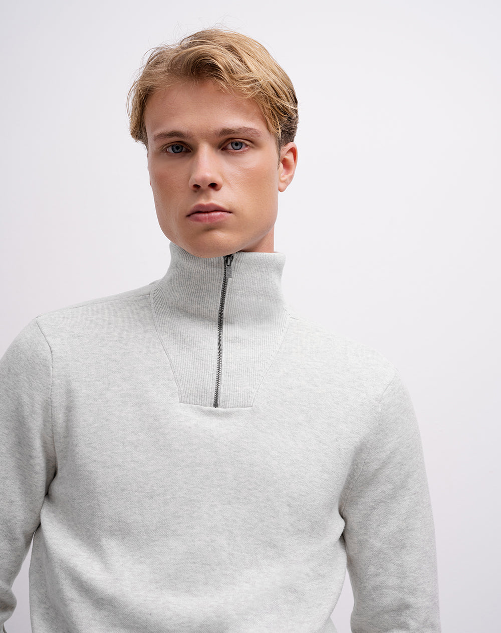 Buzo regular tejido de punto algodón habano hombre