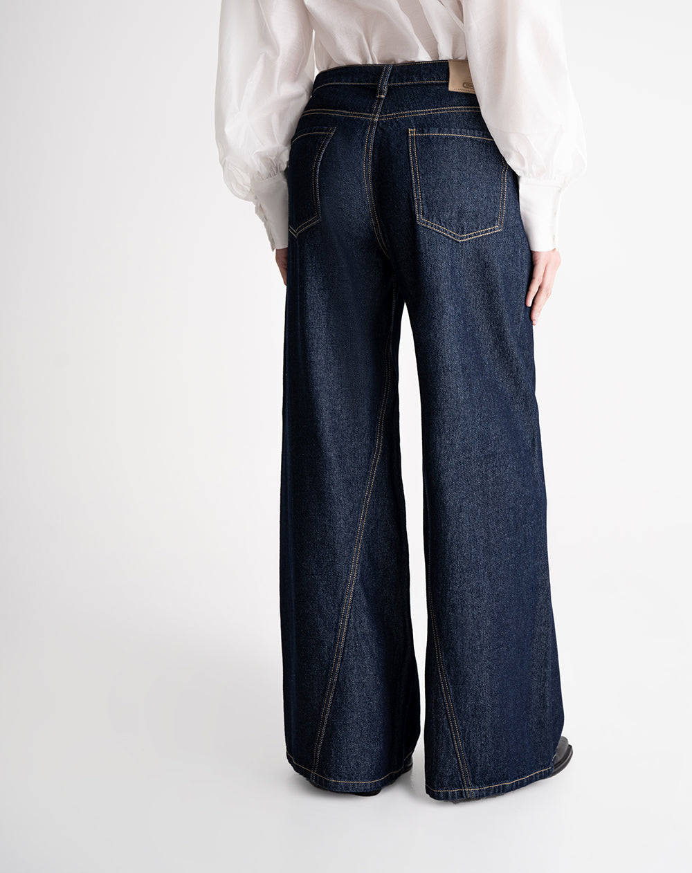 Pantalón loose fit tiro alto azul oscuro indigo