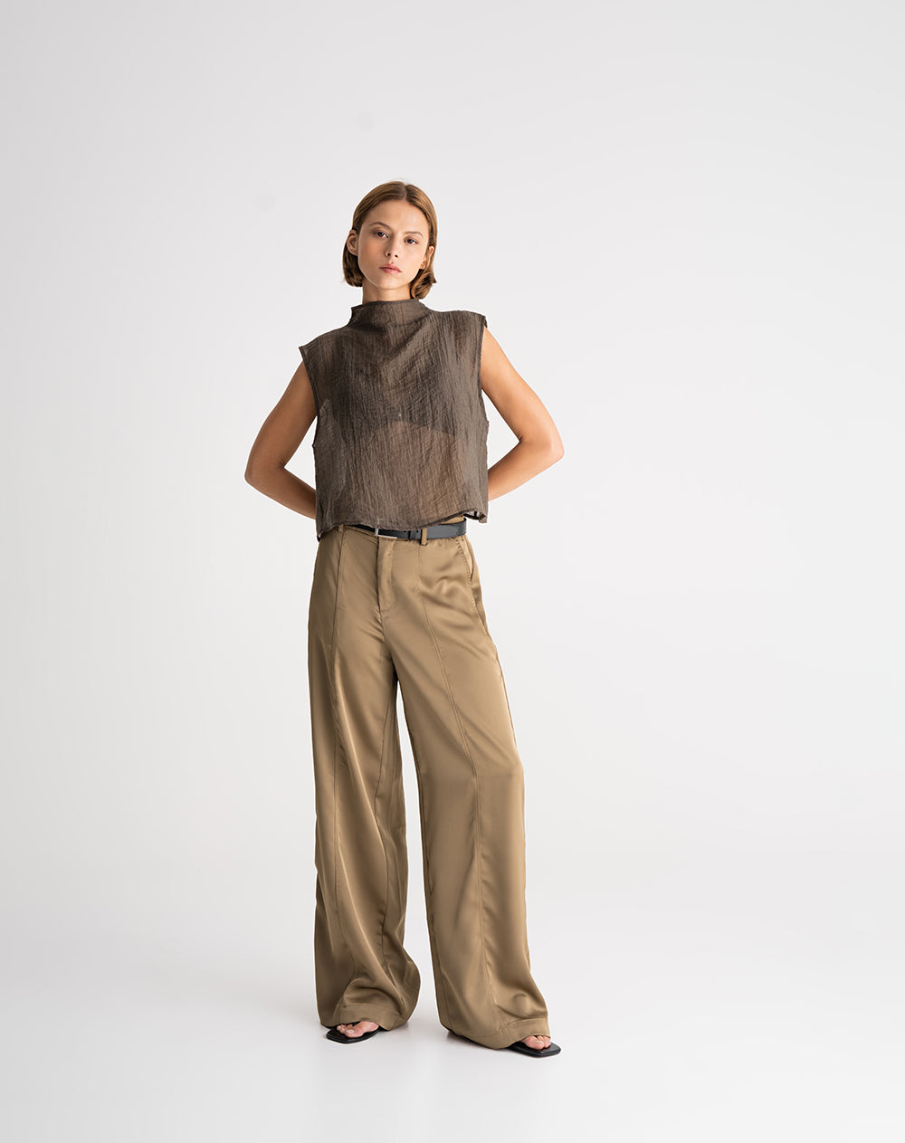 Blusa transparencia efecto arrugado café mujer