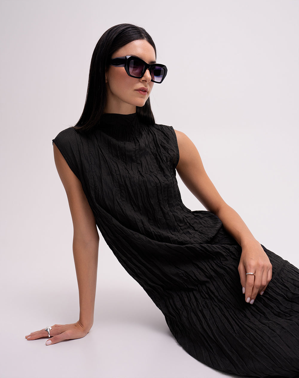 Vestido largo efecto arrugado negro mujer