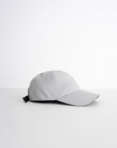 Gorra deportiva ajustable gris