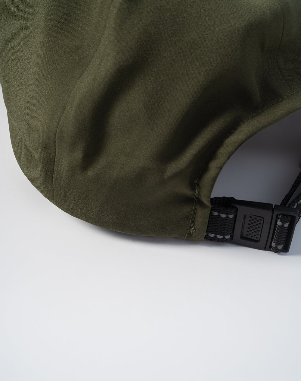 Gorra deportiva ajustable verde