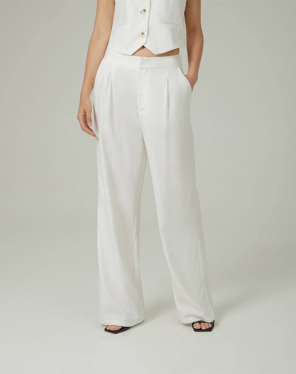 Pantalón loose fit tiro alto crudo