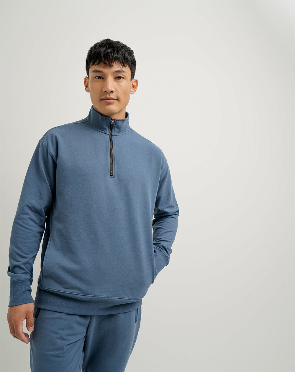 Buzo regular fit azul