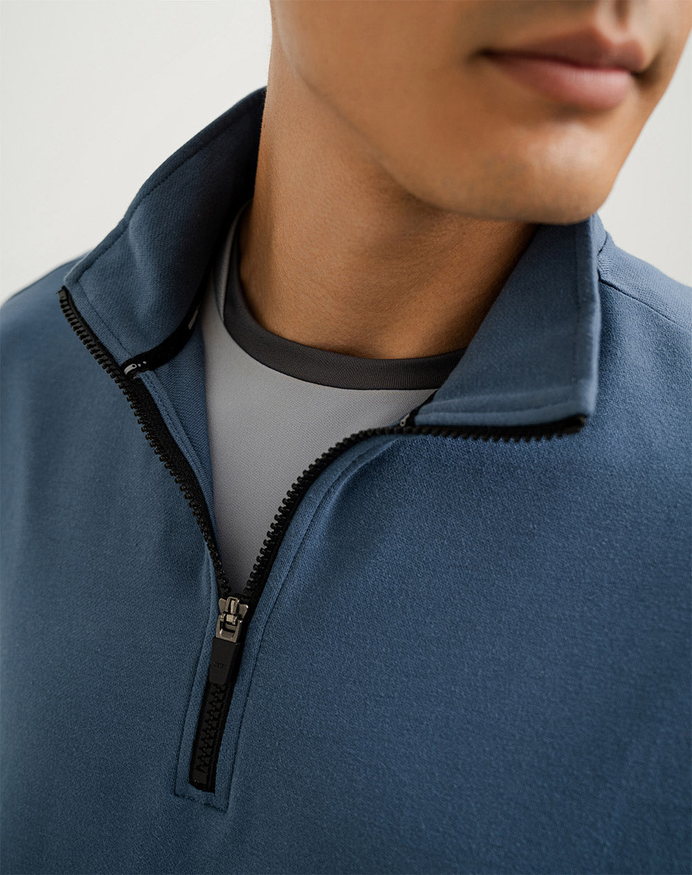 Buzo regular fit azul