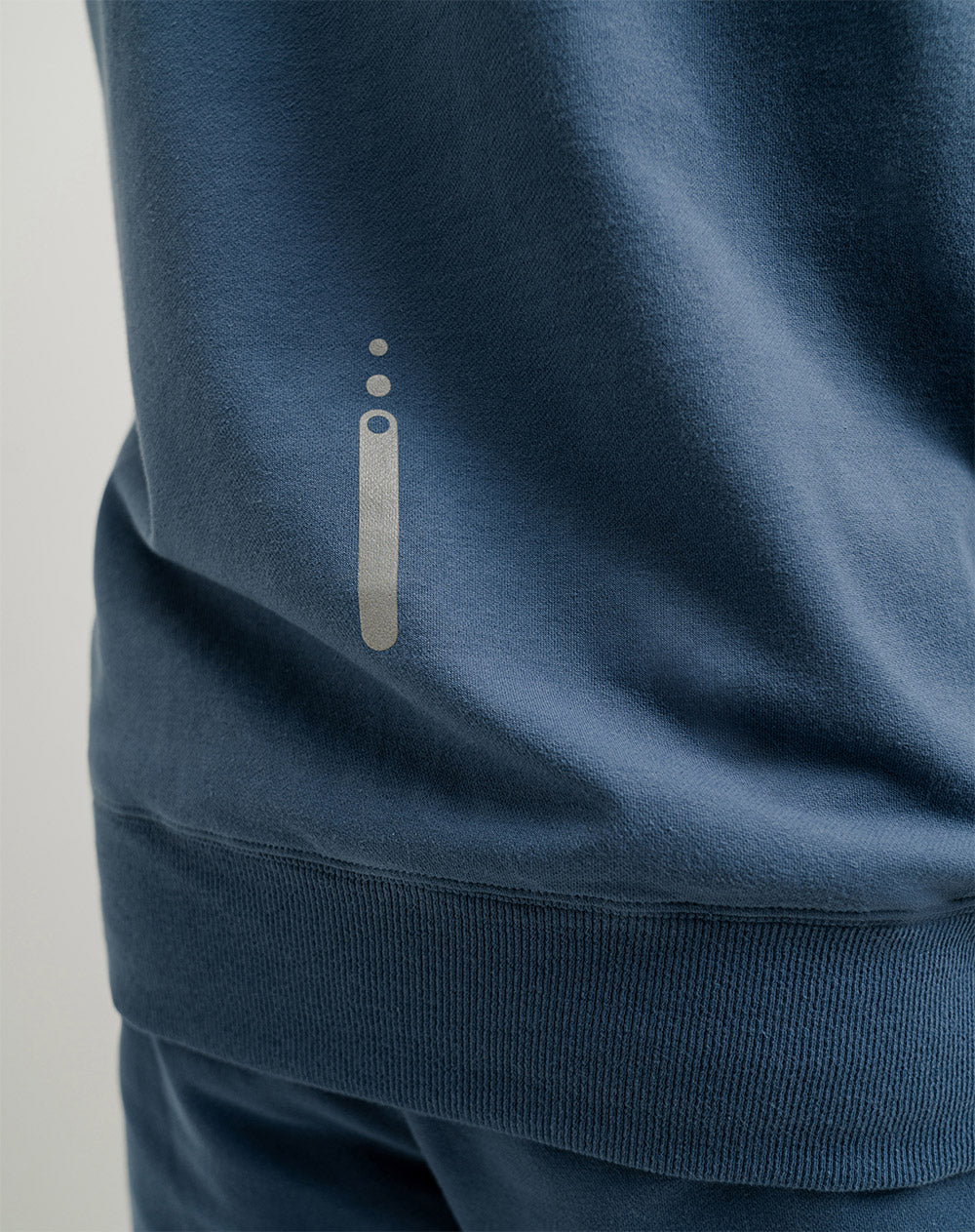 Buzo regular fit azul