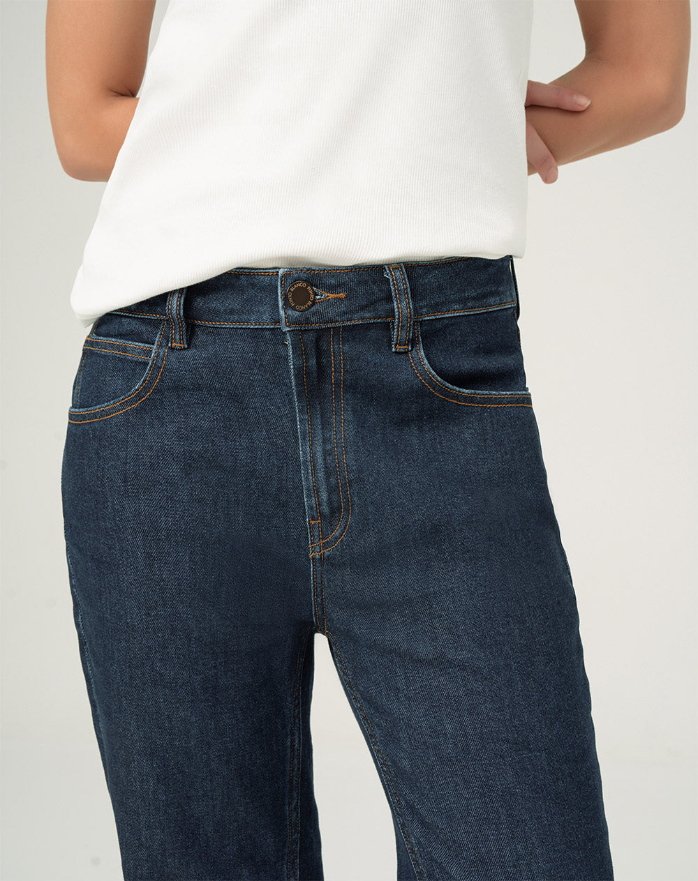 Jean mom fit tiro medio 5 bolsillos azul indigo para mujer