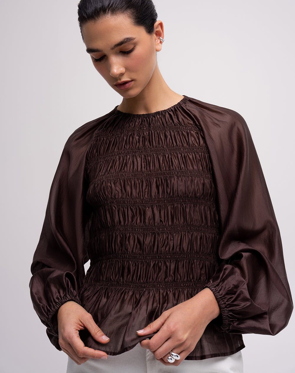 Camisa oversized fit manga larga cafe