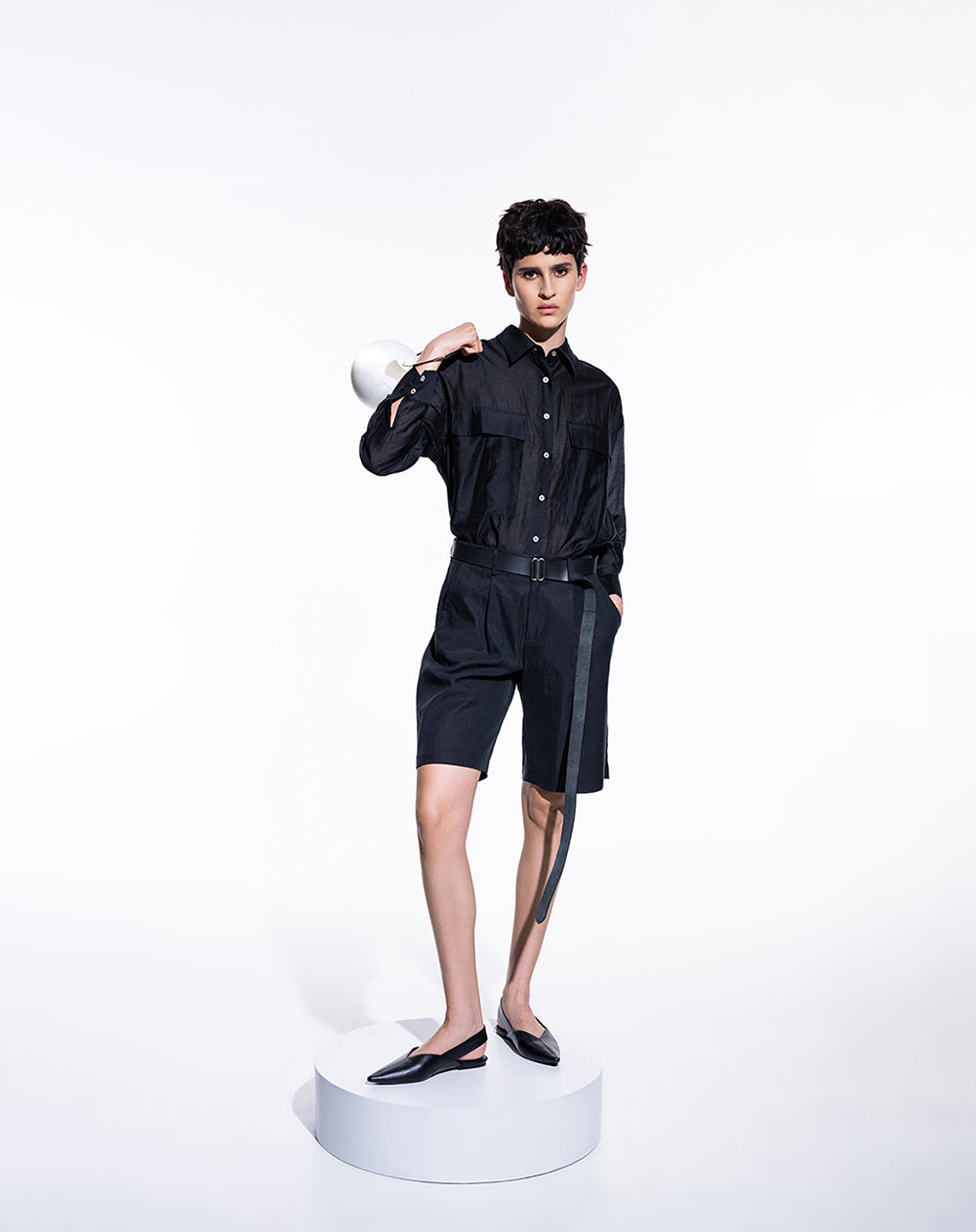 Short de vestir tiro alto pliegues delanteros negro mujer
